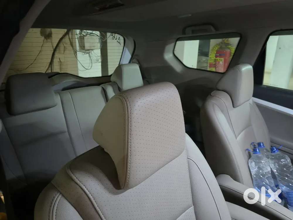 Mahindra Marazzo  M8 2018