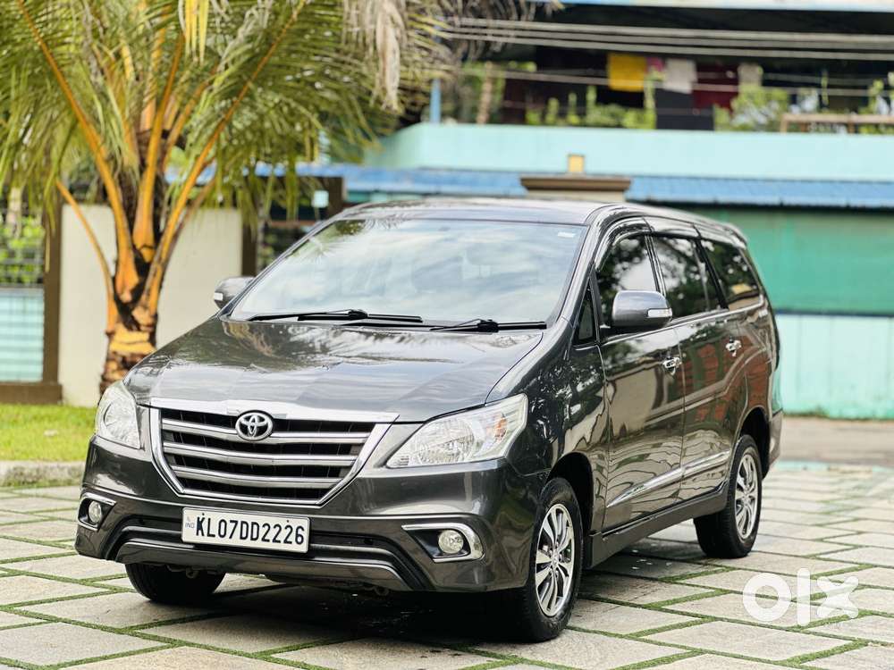 Toyota Innova 2.5 Z Diesel 7 Seater Bs Iv, 2015, Diesel