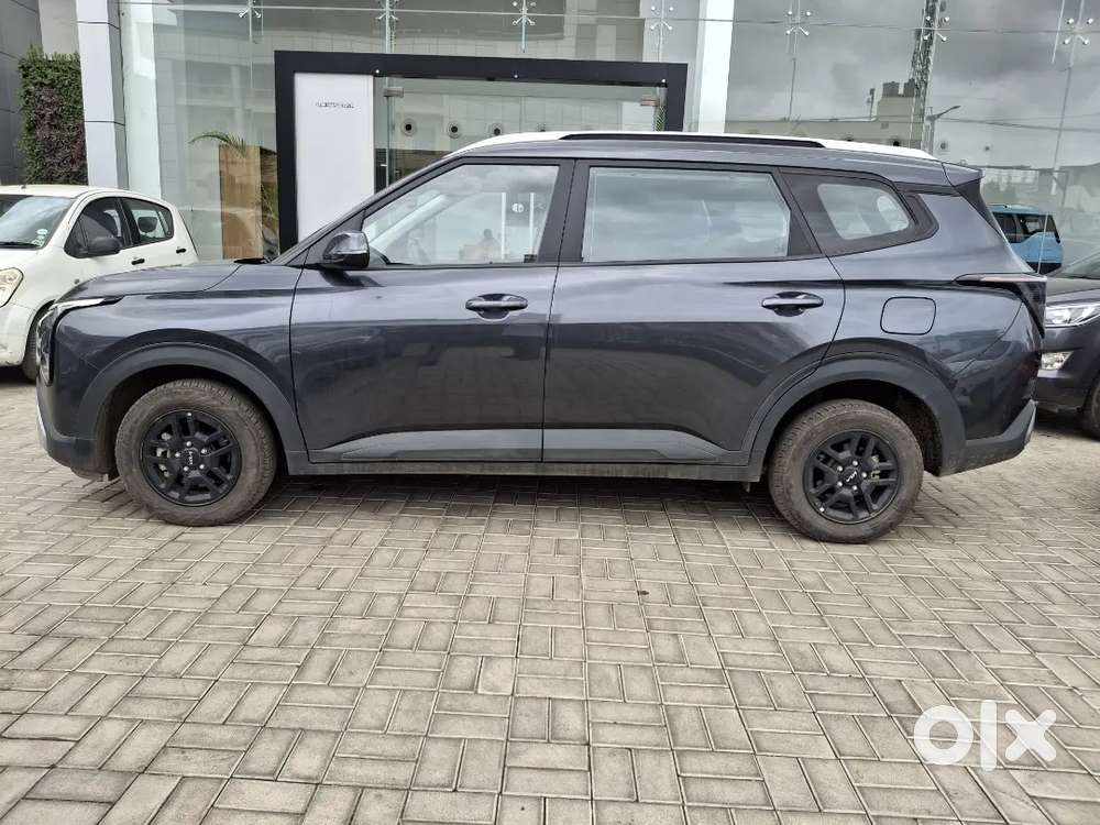 Kia Carens Clavis 2025 Petrol 5500 Km Driven