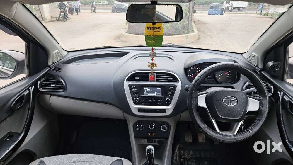 Tata Tiago 1.2 Revotron Xt (o), 2017, Petrol