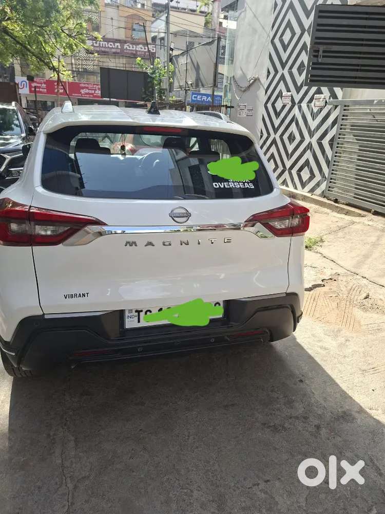 Car Is In Good Condition Showroom Track Moving Abroad