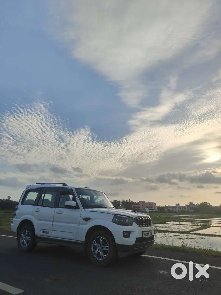 Mahindra Scorpio S10 2018