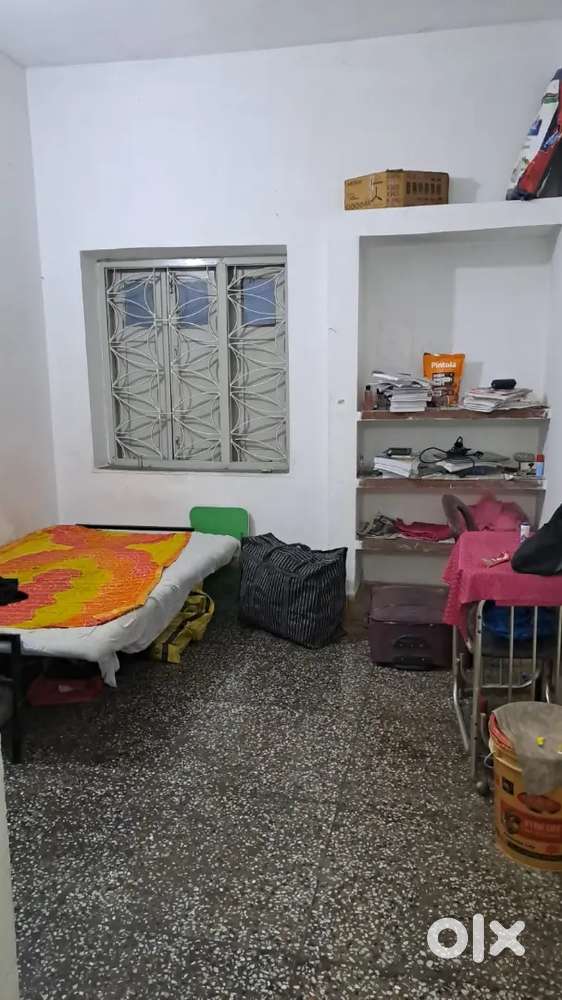 Urgently needed 1 ya 2 boys for sharing room
