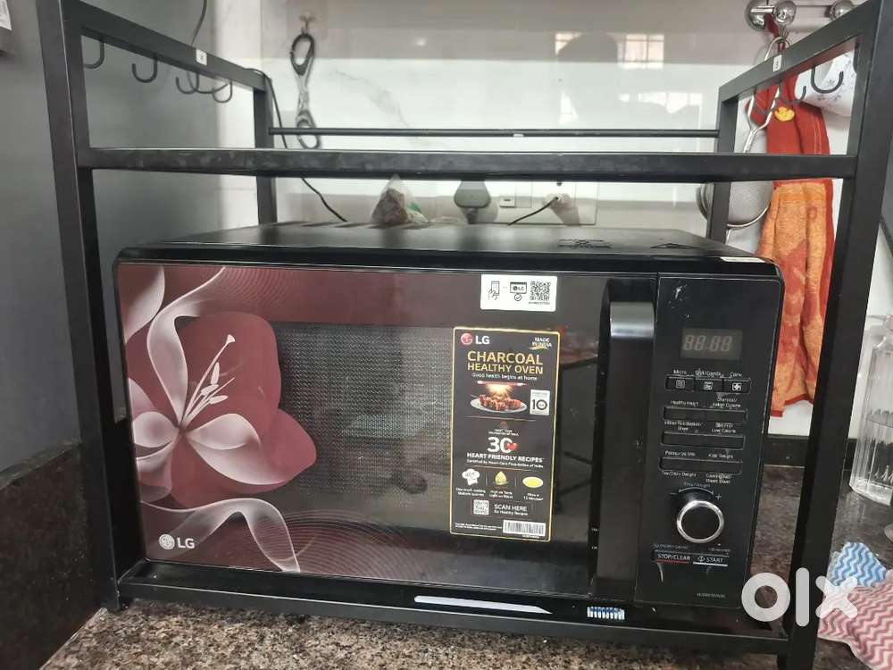 Selling a premium, never used LG 28 Litre Charcoal Convection Microwa