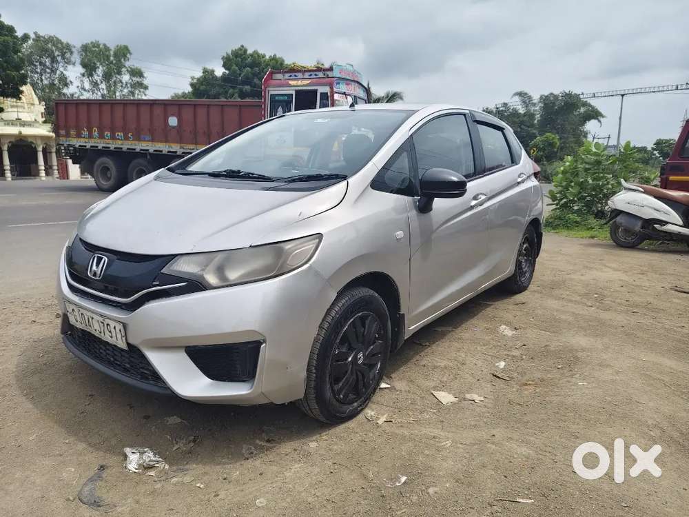 Honda Jazz 2016 Petrol+cng Well Maintained