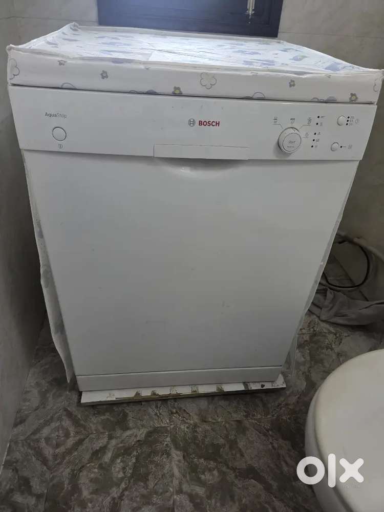 Bosch Free Standing 12 place Setting Dishwasher