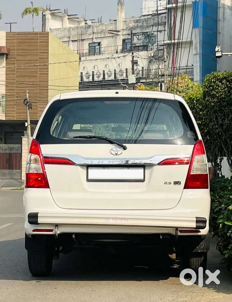 Toyota Innova 2013 Diesel 75000 Km Driven