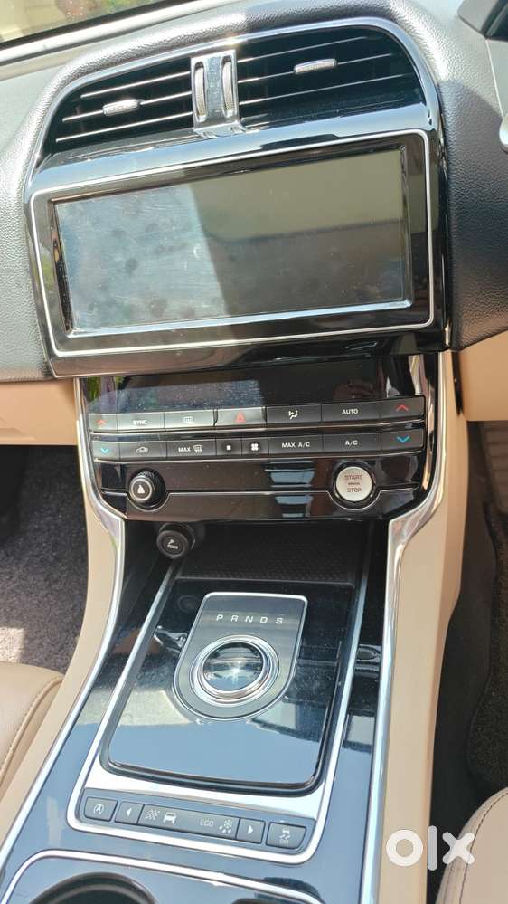 Jaguar Xe Prestige, 2016, Petrol