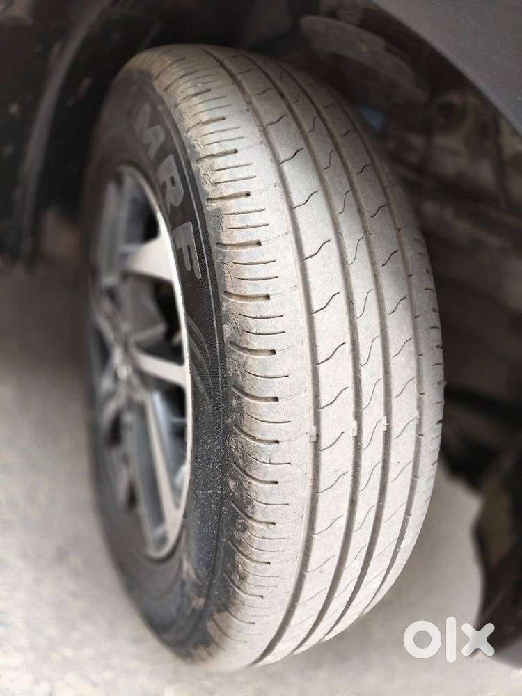 Mahindra Xuv300 1.2 W8 (o) Amt Petrol, 2023, Petrol