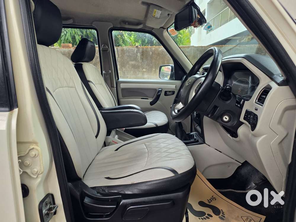 Mahindra Scorpio S10, 2015, Diesel