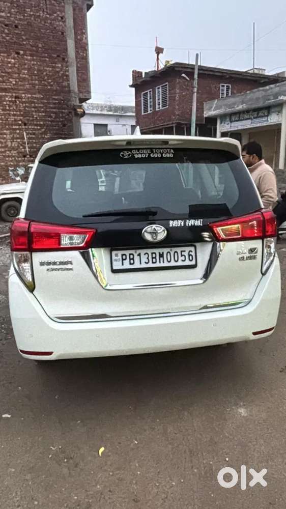 Toyota Innova Crysta 2021 Diesel 150000 Km Driven