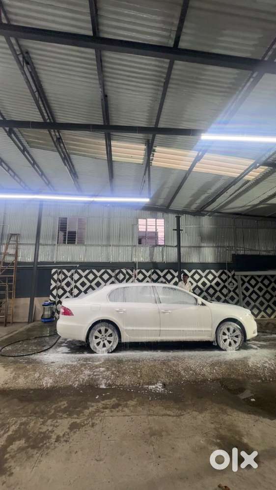 Skoda Superb Elegance 2013 Model