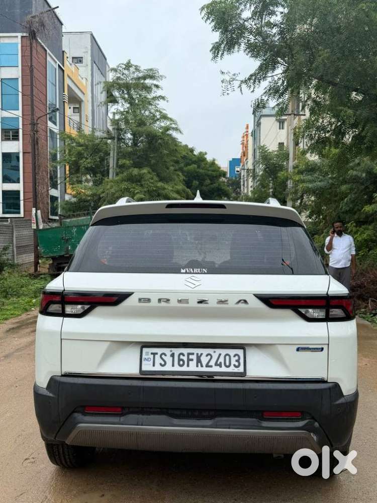 Maruti Suzuki Brezza 1.5 Vxi Smart Hybrid, 2023, Petrol