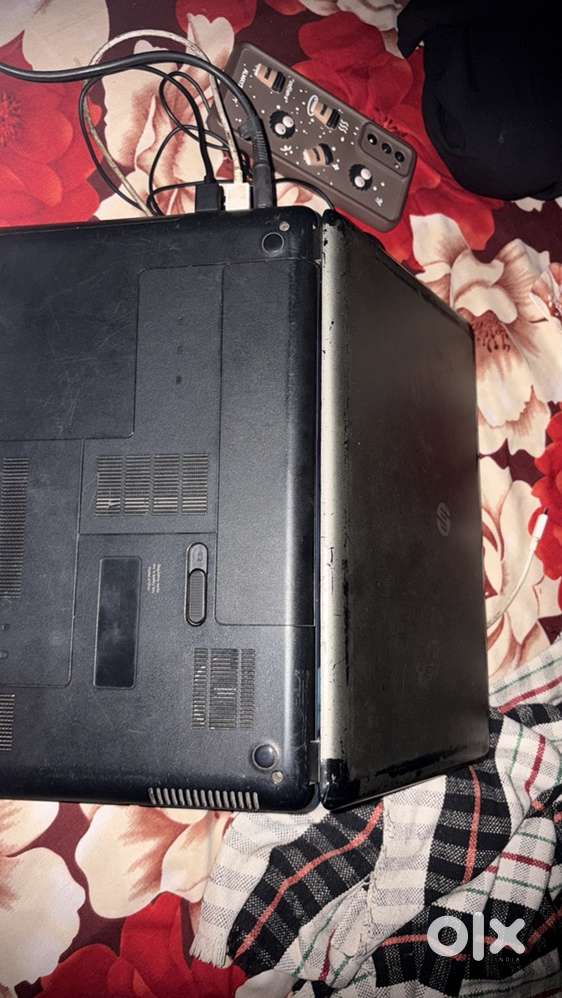 Sell laptop all working hai bs keyboard k kch button nhi chl rhe h