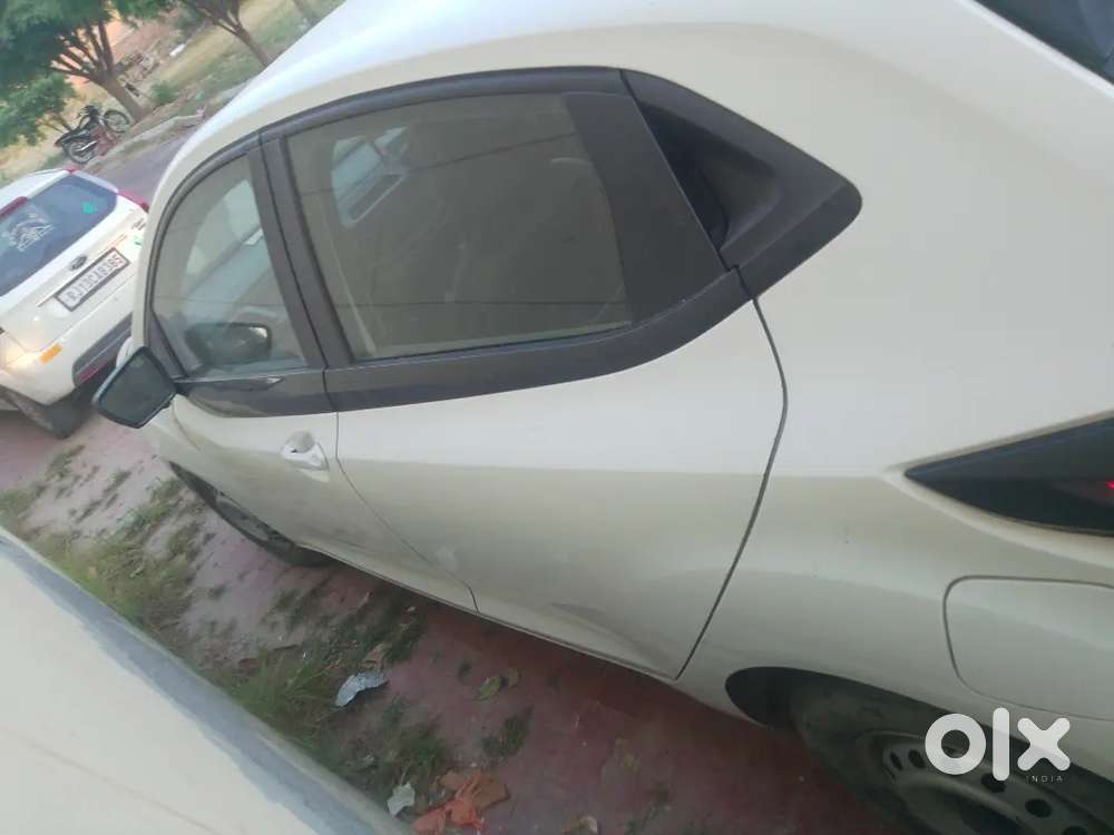 Tata Altroz 2021 Petrol 177675 Km Driven