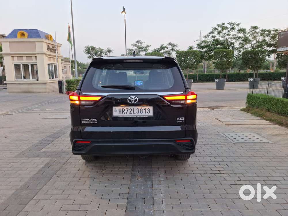 Toyota Innova Hycross 2.0 Zx Hybrid 7 Str, 2026, Petrol