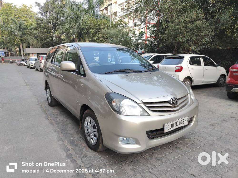 Toyota Innova 2.5 G (diesel) 8 Seater, 2011, Diesel