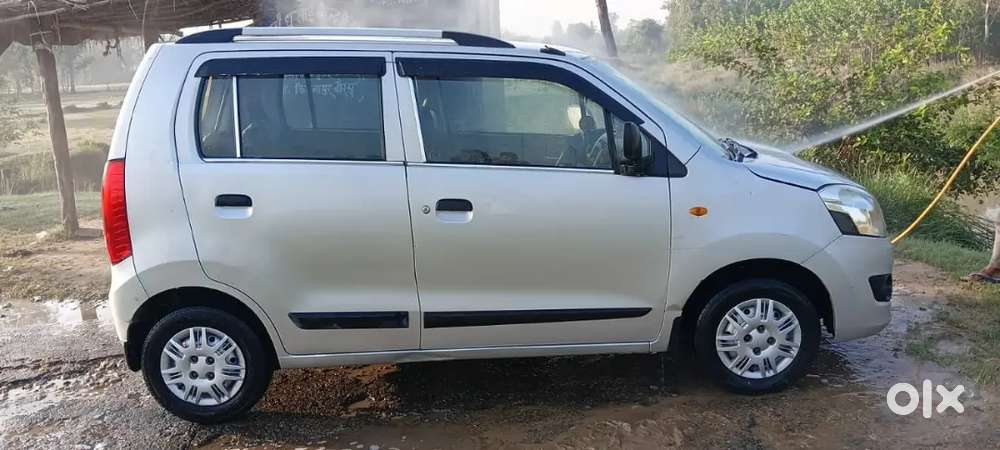 गाड़ी वेगनर बिकाऊ है 2लाख 20हजार