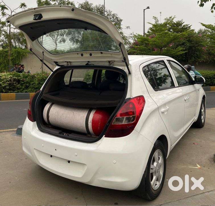 Hyundai I20 1.2 Asta, 2011, Cng & Hybrids