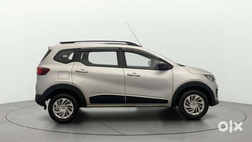 Renault Triber Rxz, 2024, Petrol