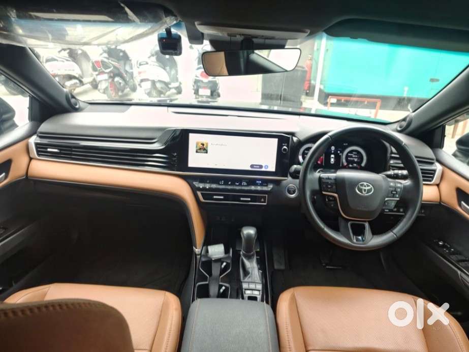 Toyota Camry Hybrid, 2025, Petrol