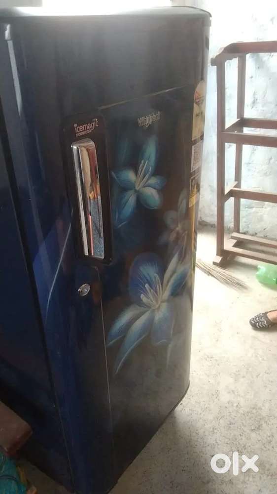 Whirlpool single door fridge in good condition Fridges 1754111369