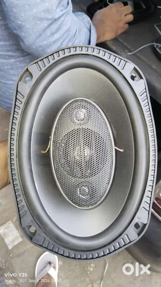 Speaker four wheeler