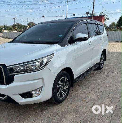 Toyota Innova Crysta 2.4 G Mt 8s, 2023, Diesel