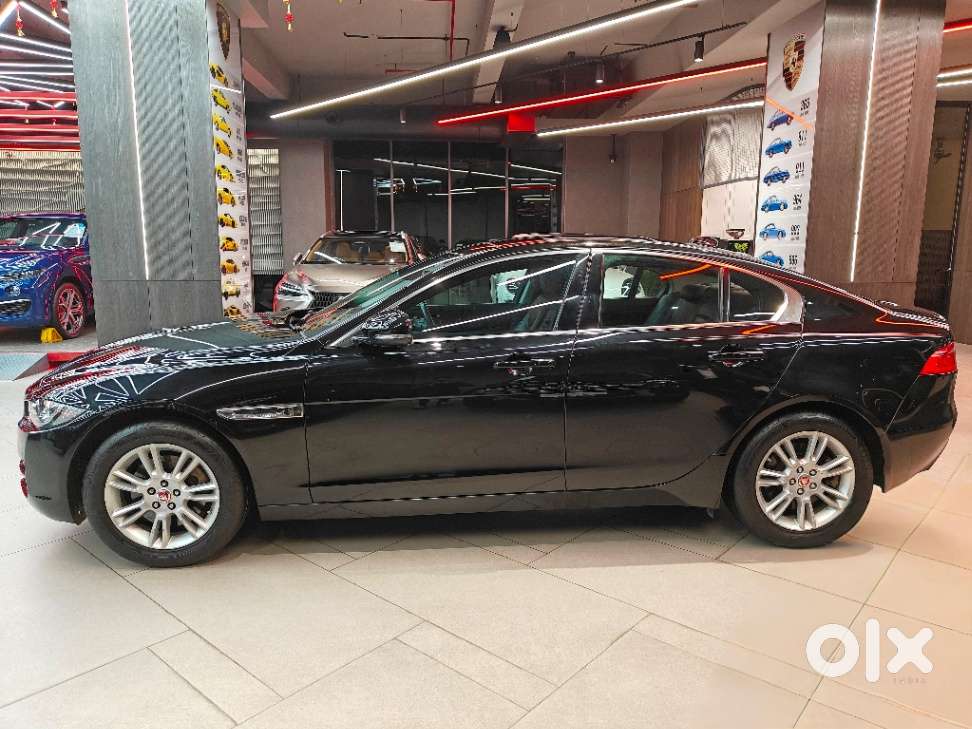 Jaguar Xe Portfolio, 2019, Petrol