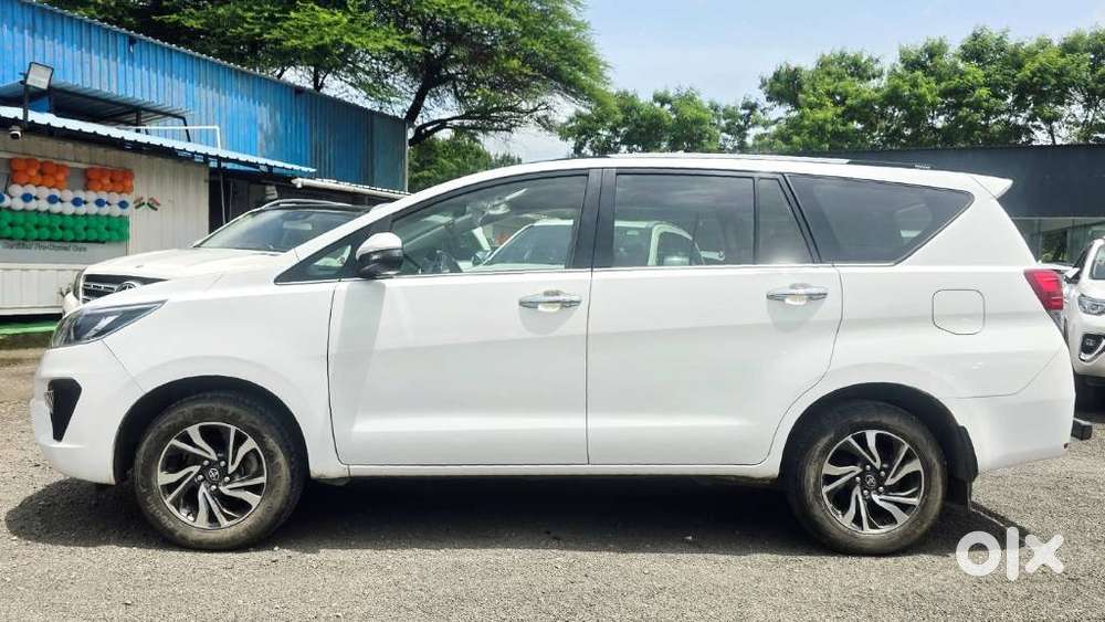 Toyota Innova Crysta 2.4 V 8 Str, 2022, Diesel