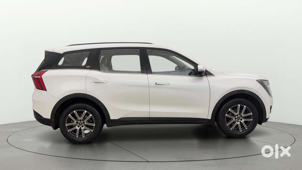 Mahindra Xuv700 2.0 Ax 7 Petrol Mt Str, 2021, Petrol