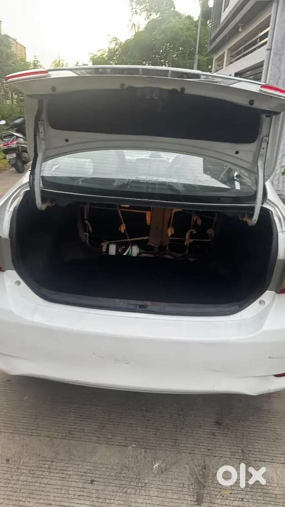 Toyota Corolla Altis 2013