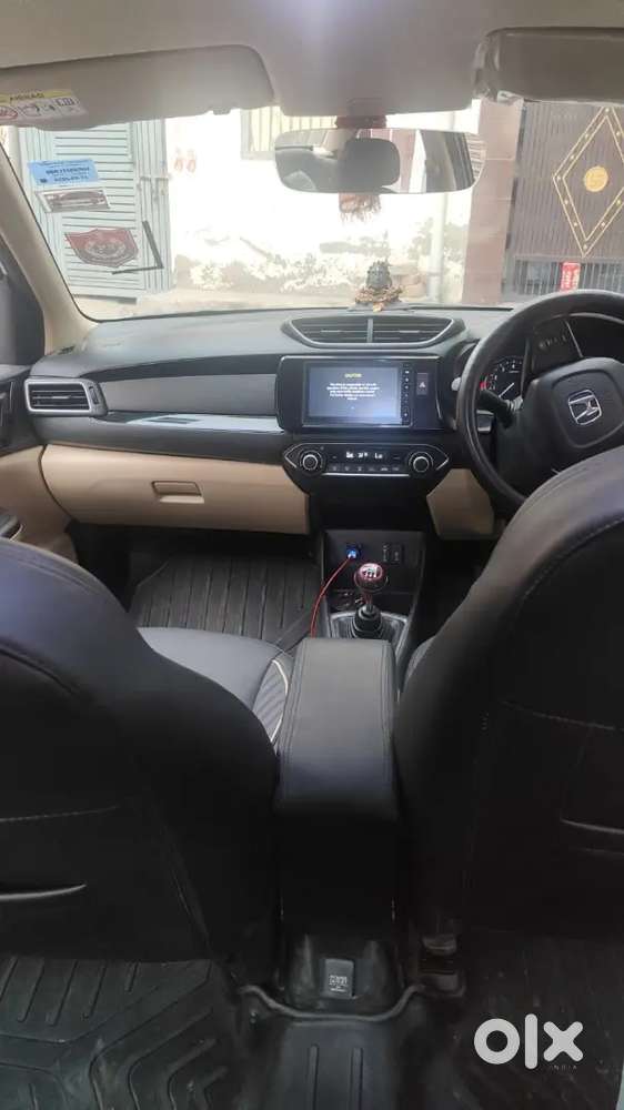 Honda Amaze 2nd Generation Vx 2024 Model Petrol White Crystal Colour