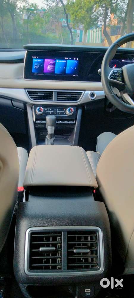 Mahindra Xuv700 2.2 Ax 5 Diesel At 7 Str, 2022, Diesel