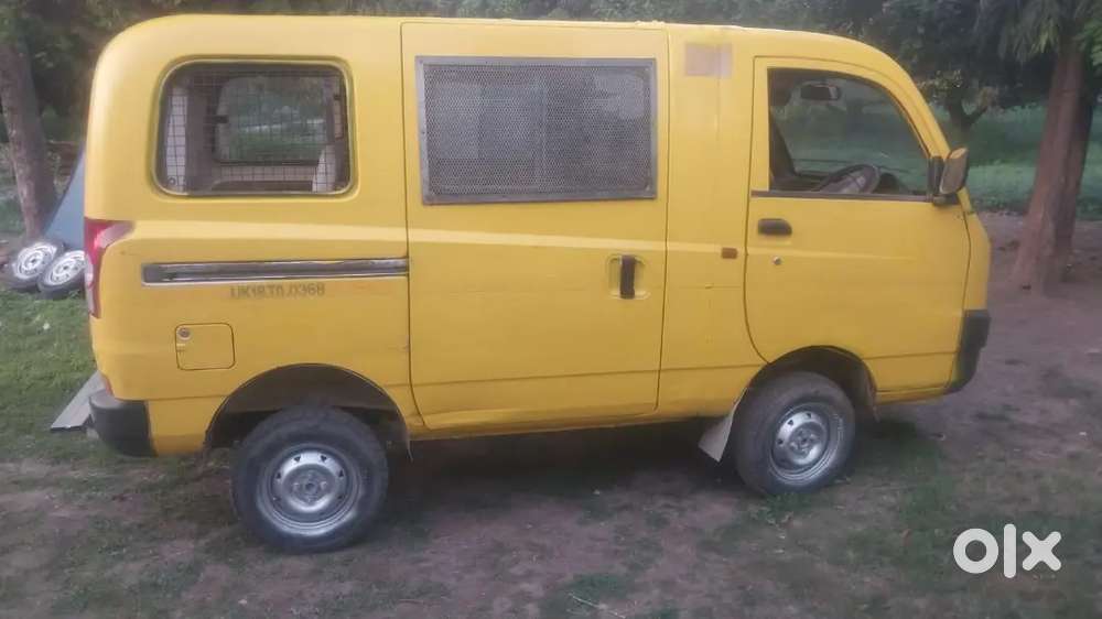 Mahindra Maximo Van