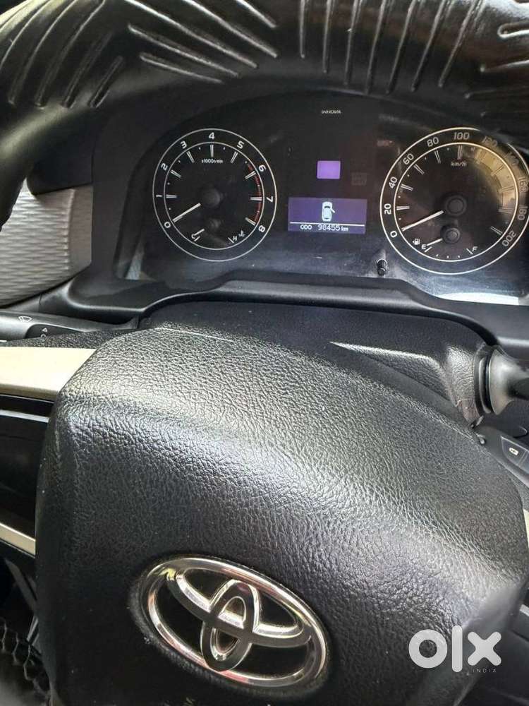 Toyota Innova Crysta 2.7 Gx At 8s, 2016, Petrol