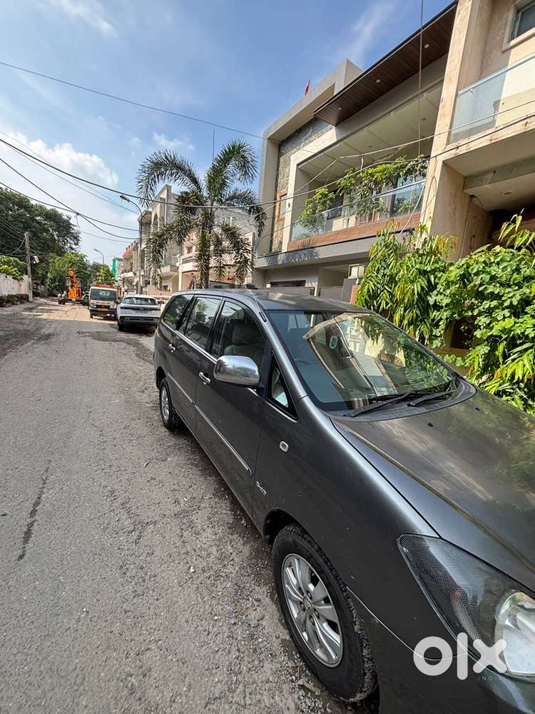 Toyota Innova 2.5 V 2010