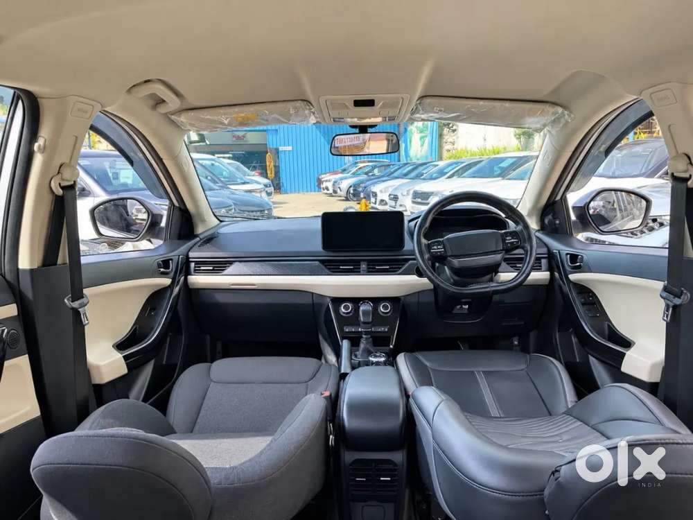Tata Nexon, 2025, Petrol