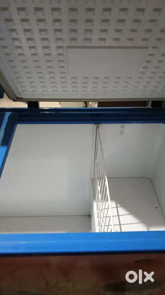 Blue Star 400 Litre Chest Freezer &ndash; Excellent Condition