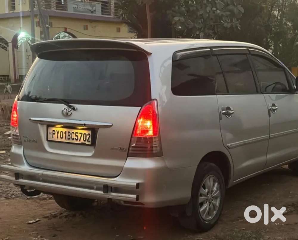 Toyota Innova Diesel 2.5 V 7 Str 2010