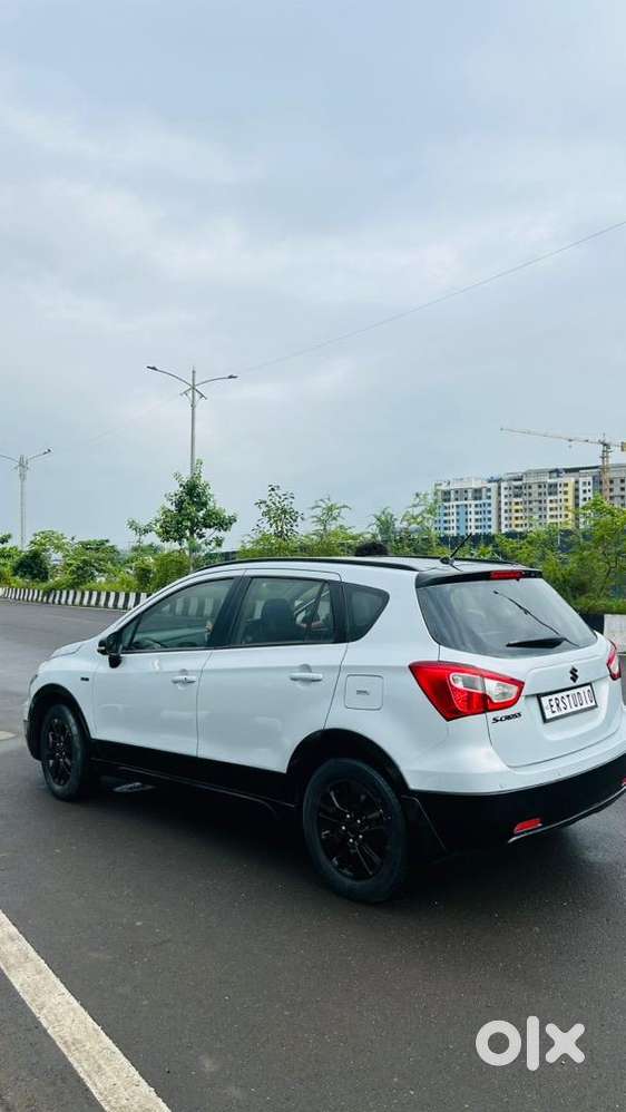 Maruti Suzuki S-cross 2016 Diesel Well Maintained