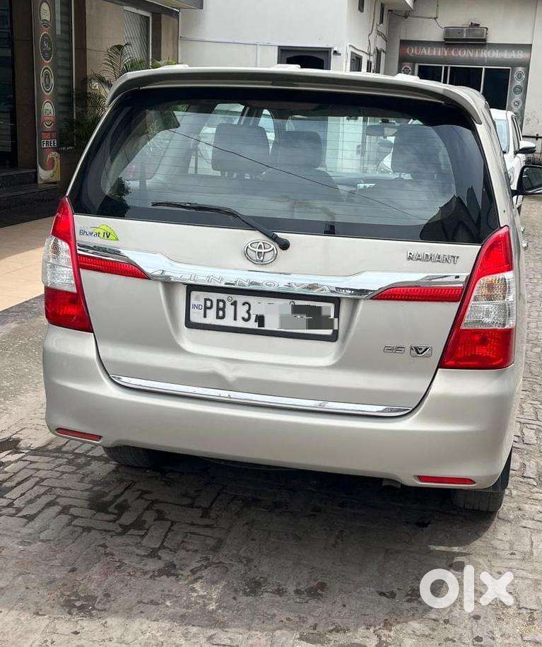 Toyota Innova Diesel 239000 Km Driven