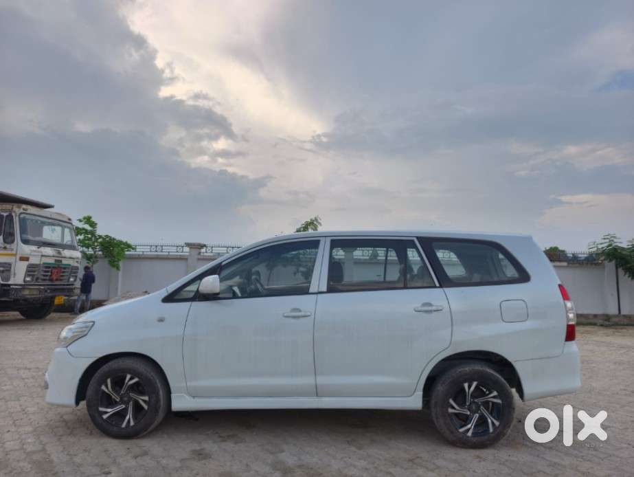 Toyota Innova 2.5 G (diesel) 8 Seater, 2012, Diesel