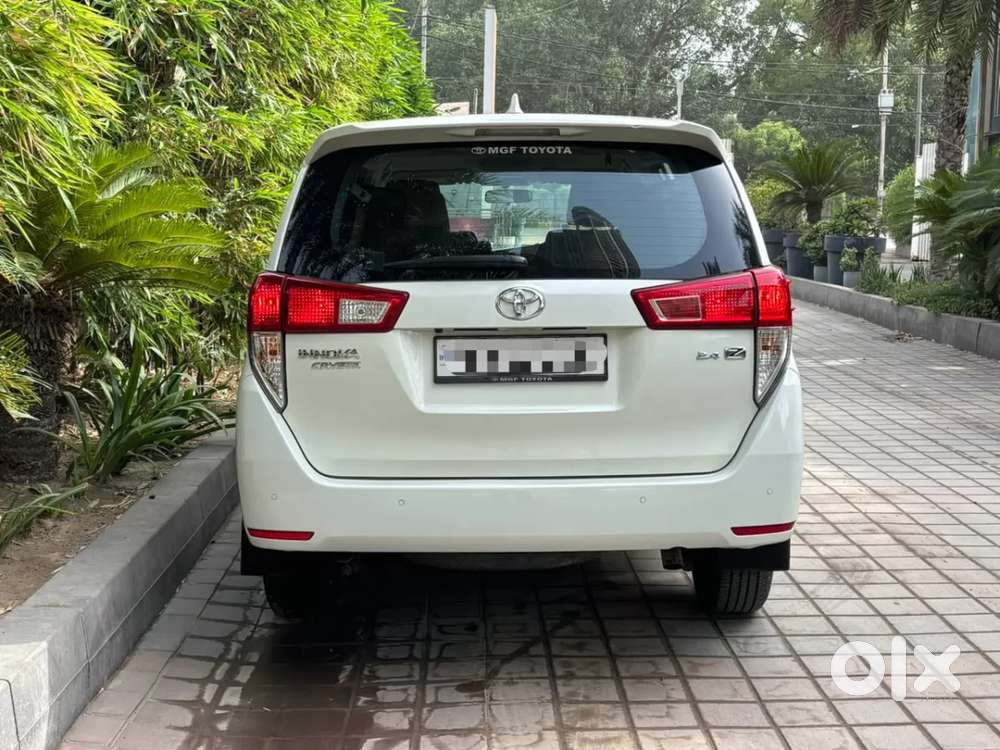 Toyota Innova Crysta [2020-ongoing] 2.4 Zx 7 Str, 2022, Diesel