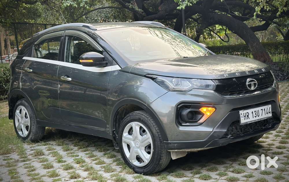 Tata Nexon 1.2 Revotron Xm (s), 2023, Cng & Hybrids