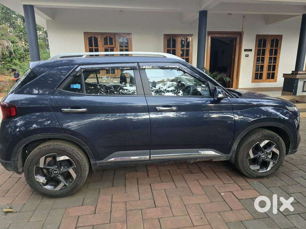 Hyundai Venue Sx+ At, 2022, Petrol