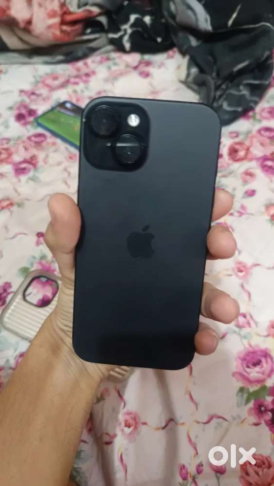 I phone 15 (256)