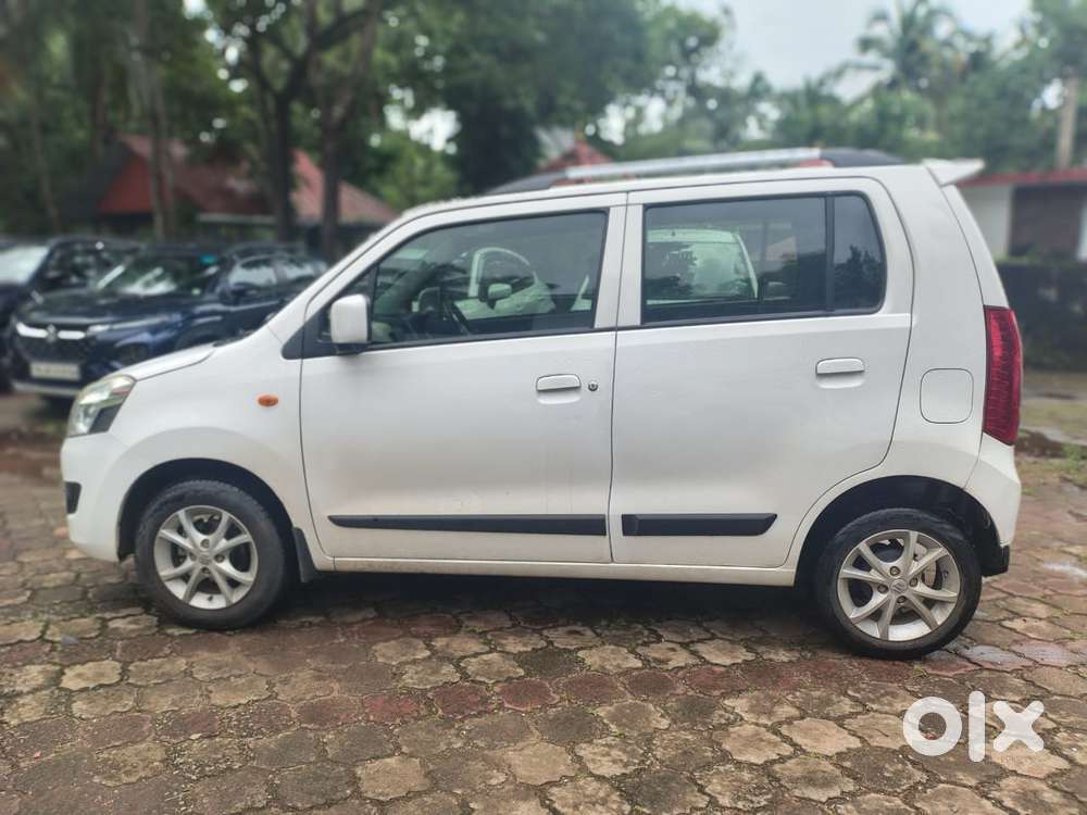 Maruti Suzuki Wagon R Vxi Amt1.2, 2017, Petrol
