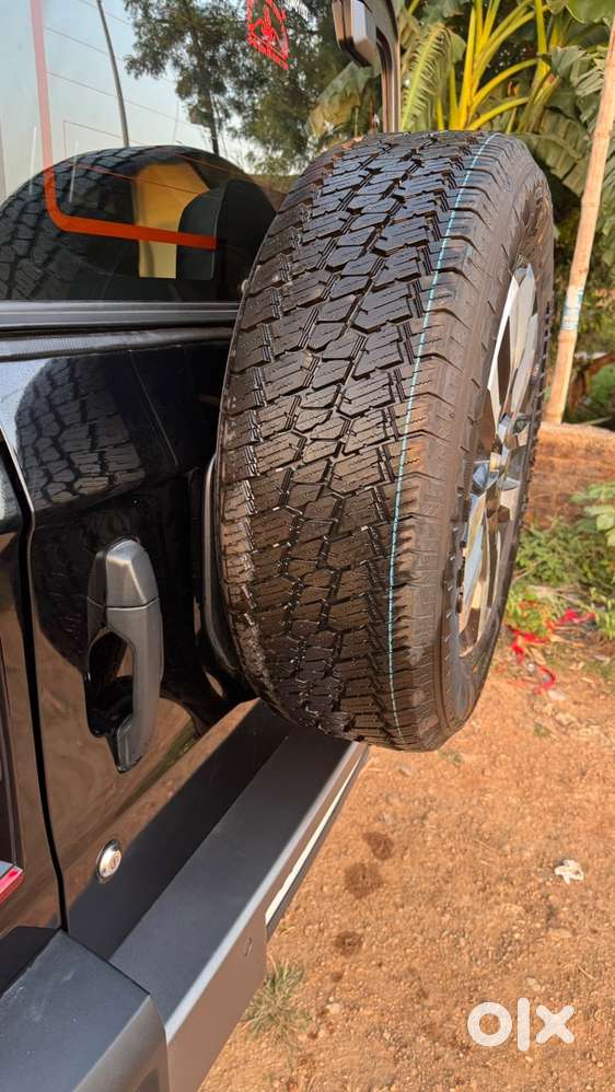 Mahindra Thar Roxx Diesel 2025 4x4 Automatic Black