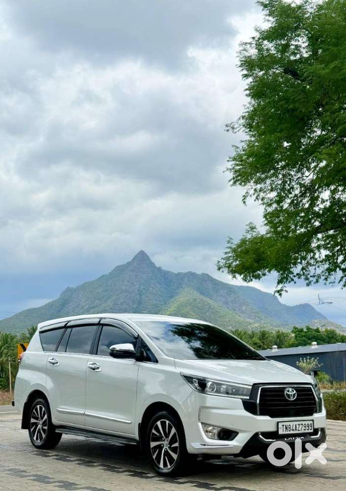 Toyota Innova Crysta [2020-ongoing] 2.4 Gx 7 Str, 2025, Diesel